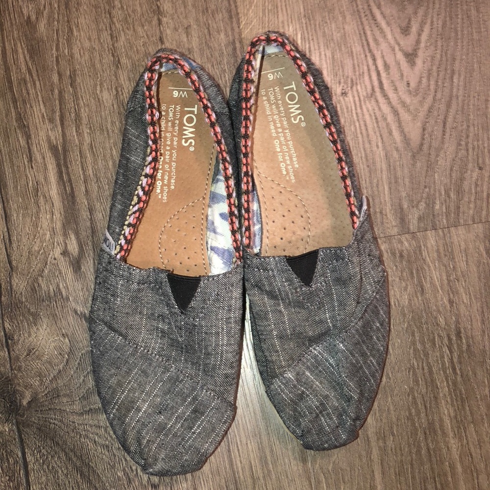 Toms shoes